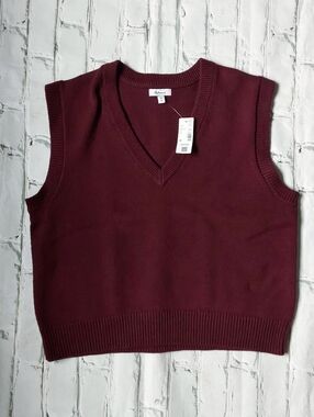 New With Tags REITMANS WINE SLEEVELESS COTTON BLEND SWEATER VEST SZ M